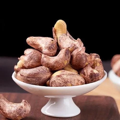 Tueh Cashew Nuts With Skin