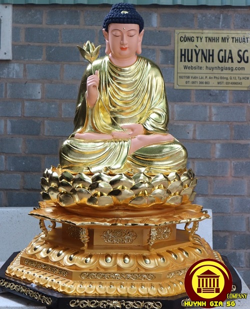 Gautama Buddha statue