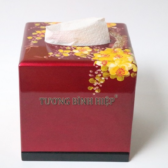 Lacquer tissue box