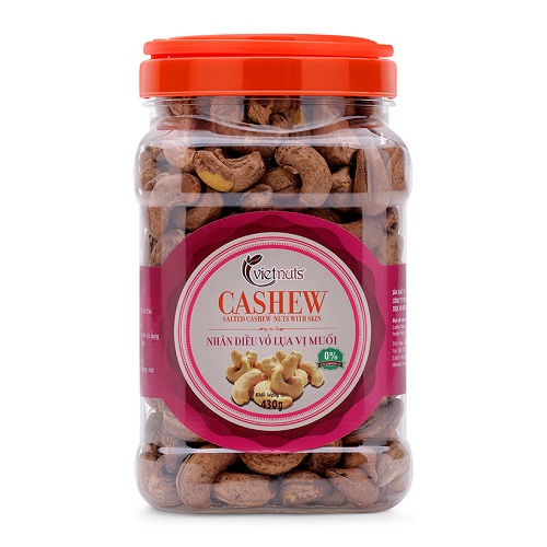 Salted cashew kernels with skin