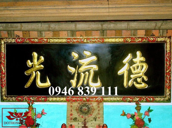 Horizontal lacquered board
