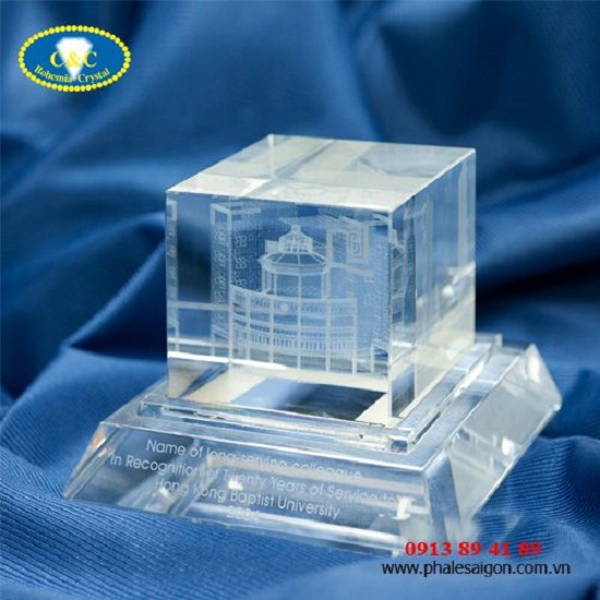 3D crystal