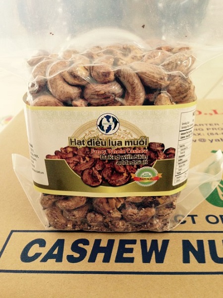 Salted roasted cashew nuts in shells