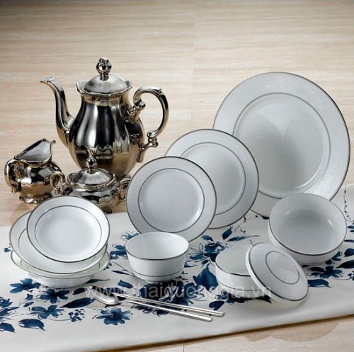 Dinnerware set