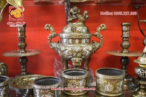 Inlaid altar set