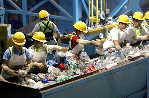 Service for the collection and treatment of waste