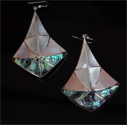 Mosaic jewelry made from mussel shells