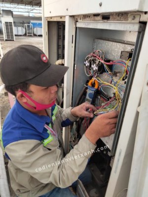 Air conditioning repair service