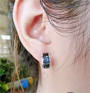 Mosaic jewelry made from mussel shells
