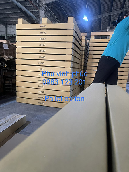 Cardboard pallet
